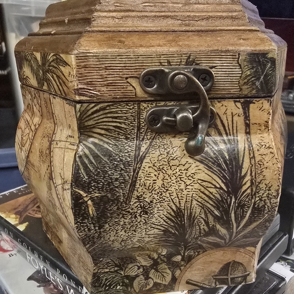 Vintage wooden trinket box - Picture 4 of 4